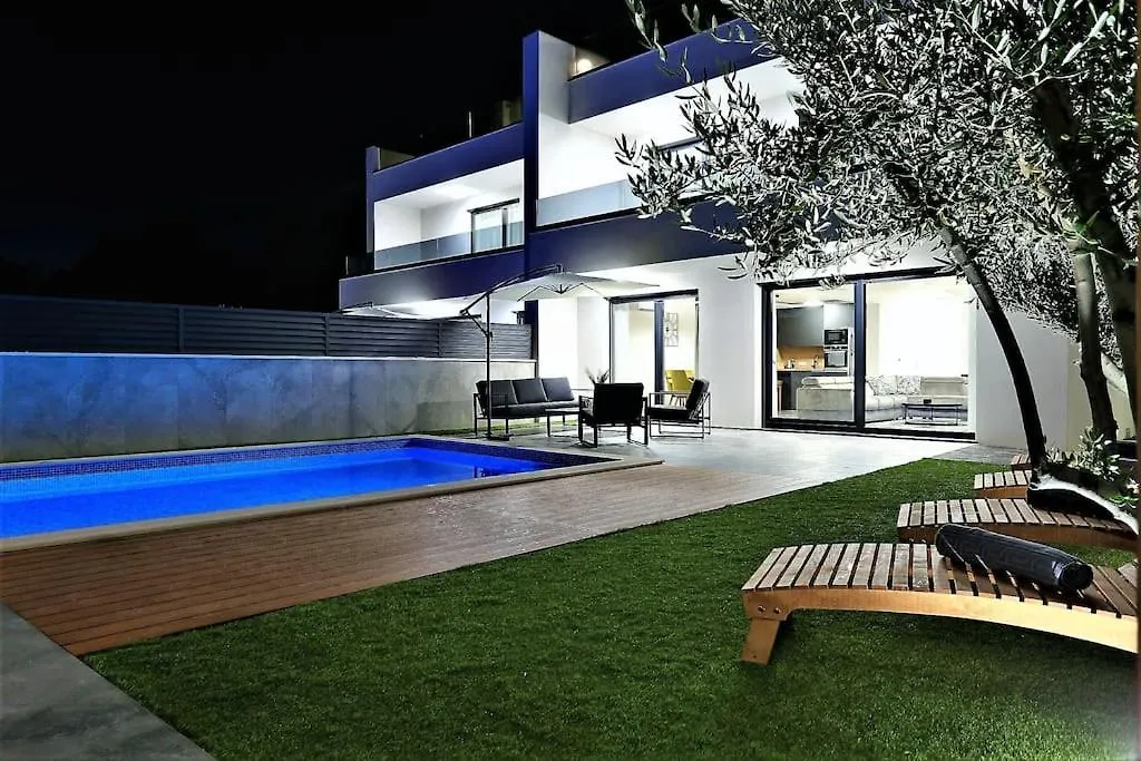 Villa Lela - Heated Pool, Sauna, Bbq, Activites Privlaka