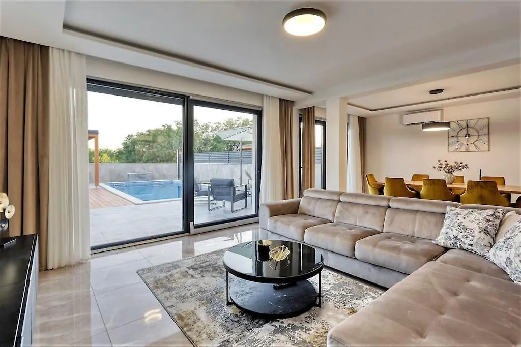 Villa Lela - Heated Pool, Sauna, Bbq, Activites Privlaka  Croatia