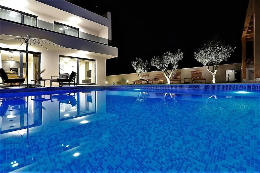 Villa Lela - Heated Pool, Sauna, Bbq, Activites Privlaka